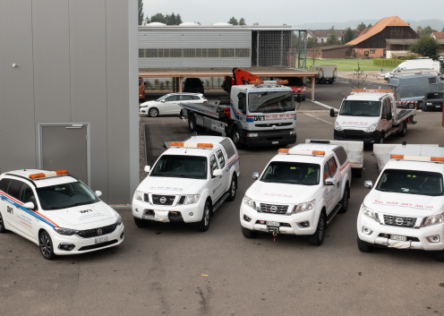 Aussenansicht bei Nacht Autobahn-Garage Zwahlen & Wieser AG